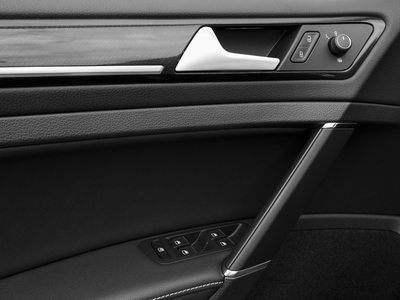 2016 Volkswagen Golf R Base 4Motion