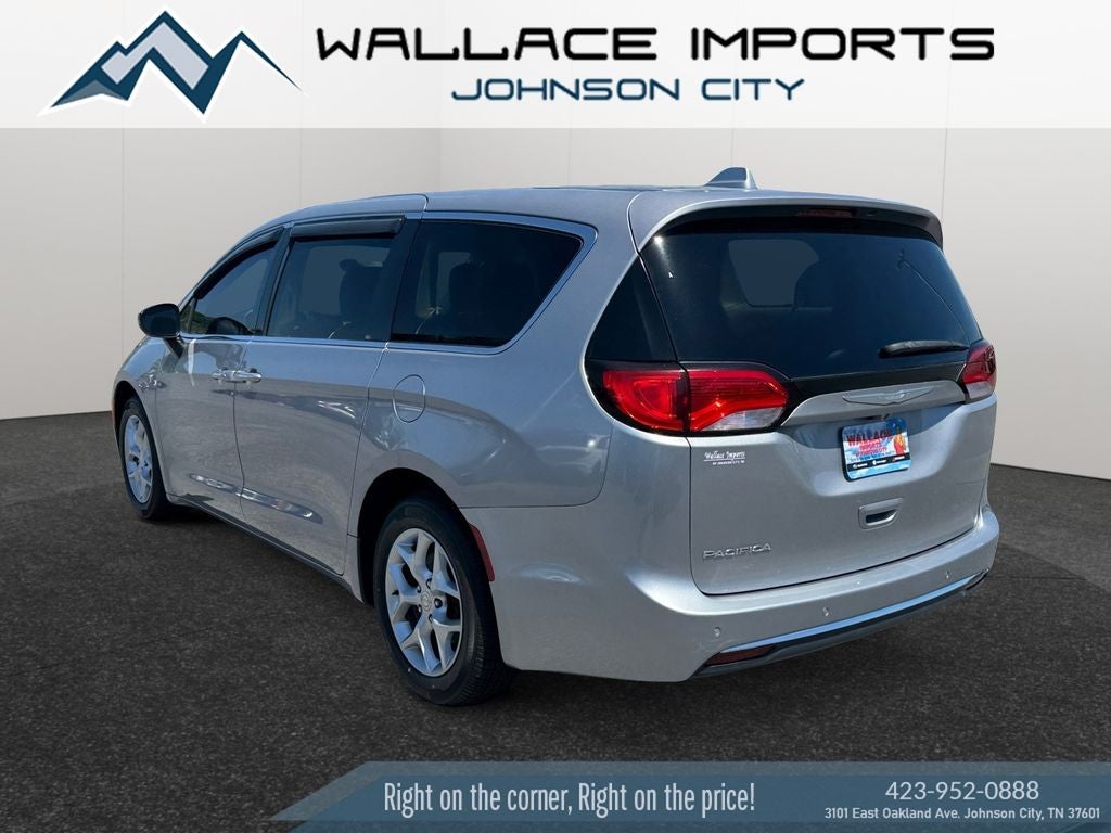 2017 Chrysler Pacifica Touring L