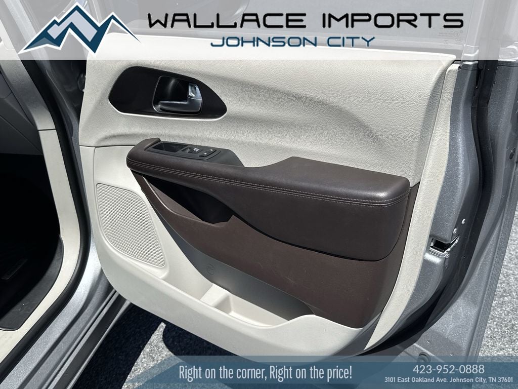 2017 Chrysler Pacifica Touring L