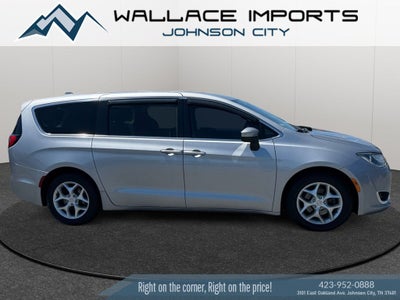 2017 Chrysler Pacifica Touring L