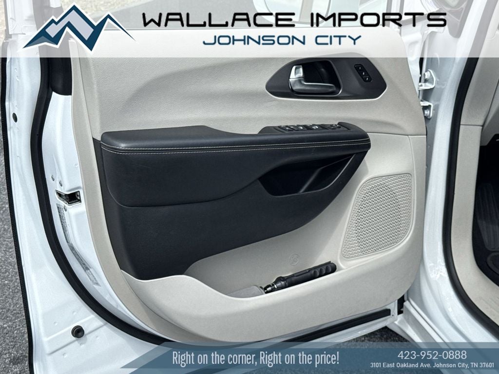 2022 Chrysler Pacifica Touring L