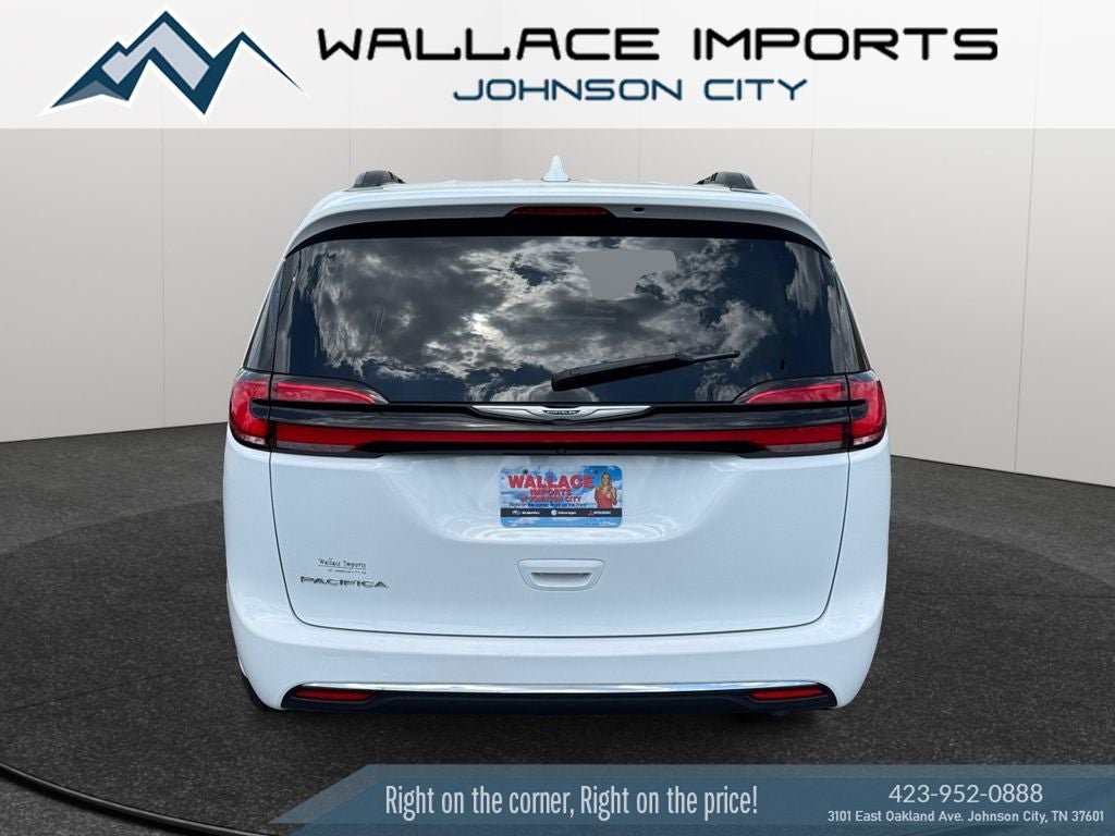2022 Chrysler Pacifica Touring L