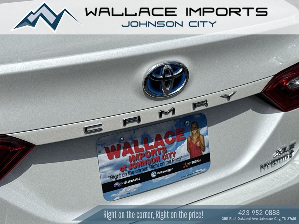 2020 Toyota Camry Hybrid XLE