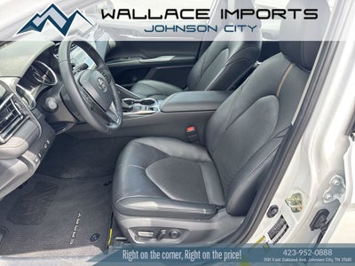 2020 Toyota Camry Hybrid XLE