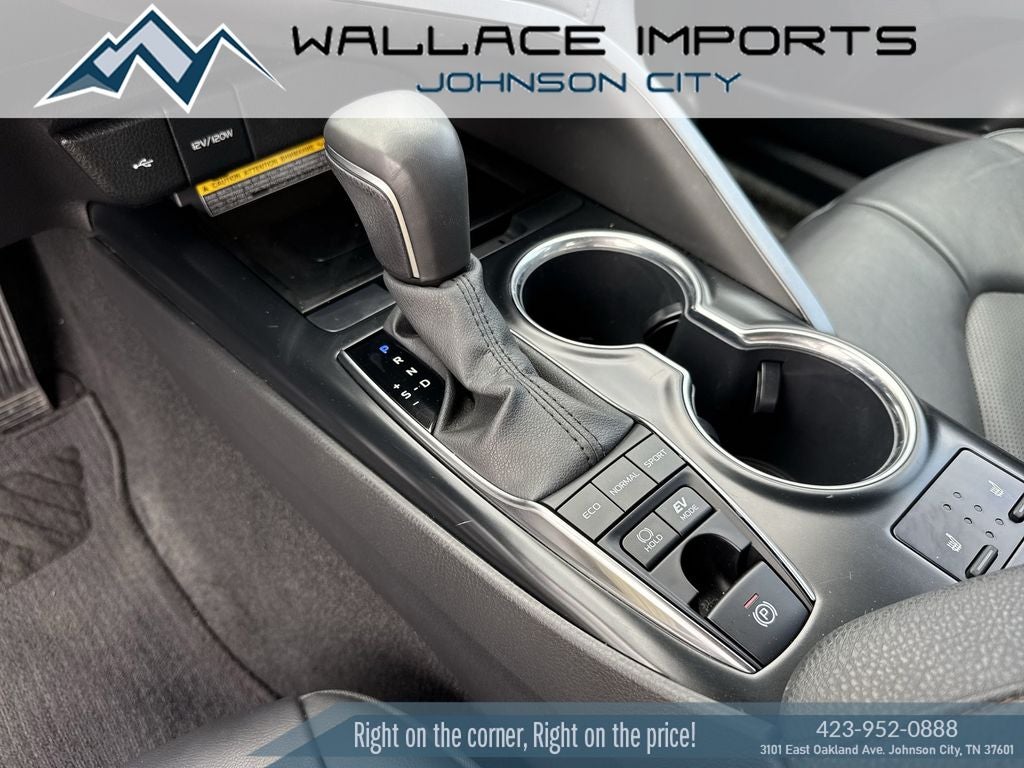 2020 Toyota Camry Hybrid XLE