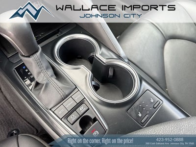 2020 Toyota Camry Hybrid XLE