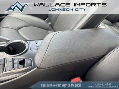 2020 Toyota Camry Hybrid XLE