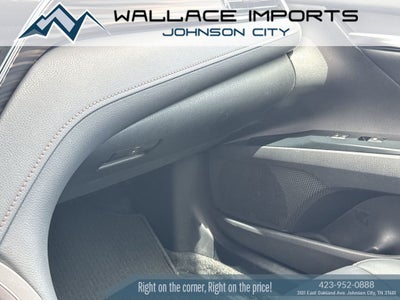 2020 Toyota Camry Hybrid XLE