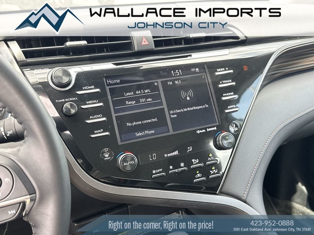 2020 Toyota Camry Hybrid XLE