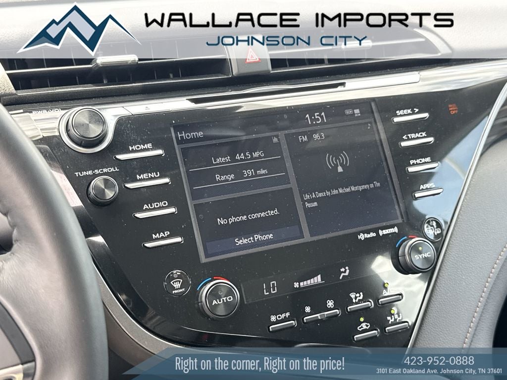 2020 Toyota Camry Hybrid XLE