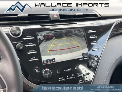 2020 Toyota Camry Hybrid XLE