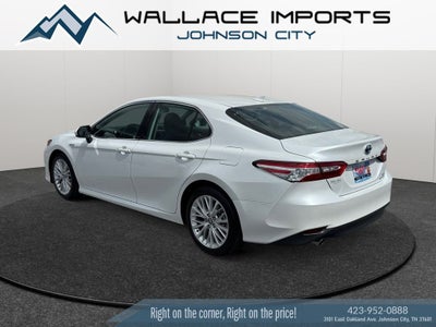 2020 Toyota Camry Hybrid XLE