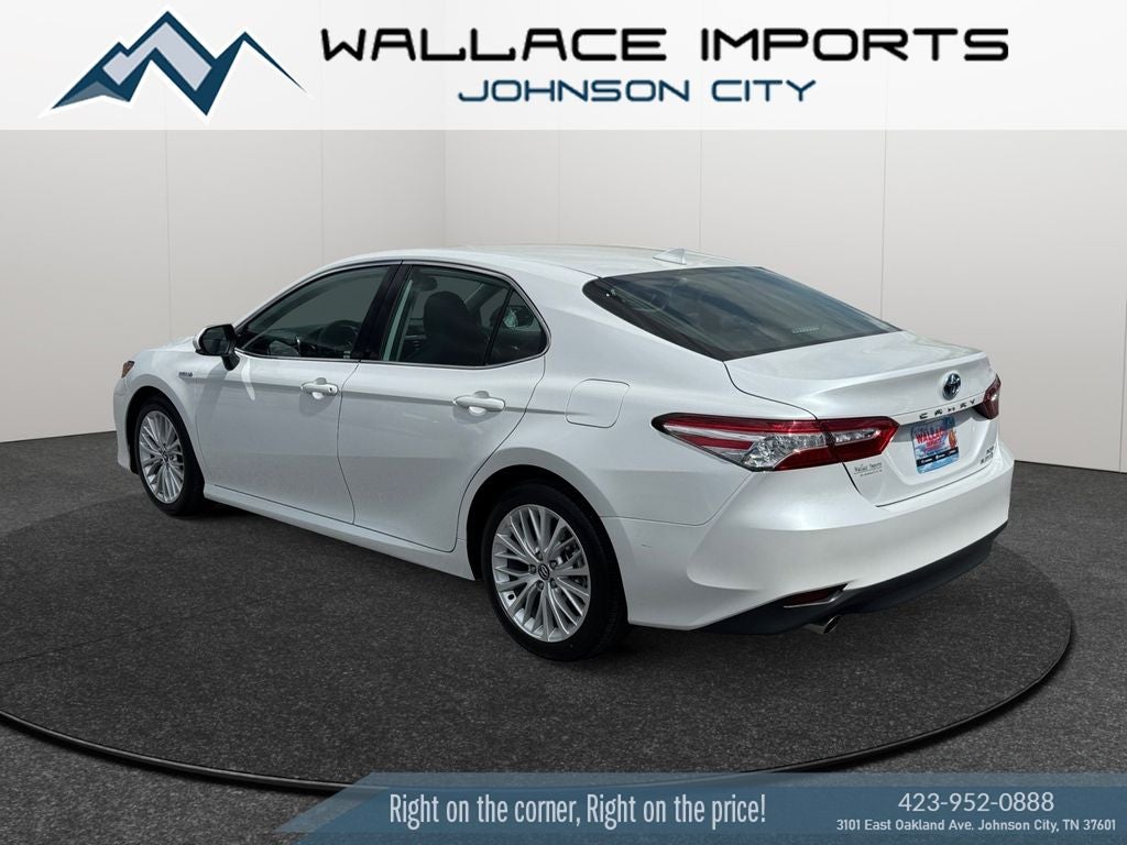 2020 Toyota Camry Hybrid XLE