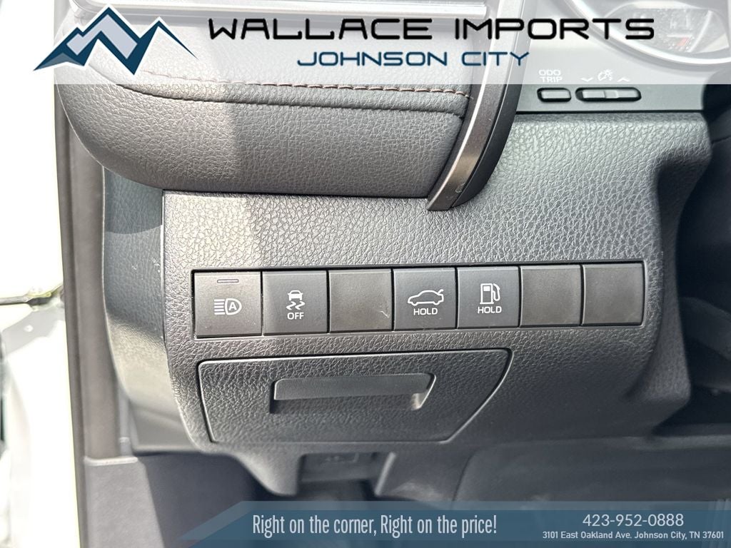 2020 Toyota Camry Hybrid XLE