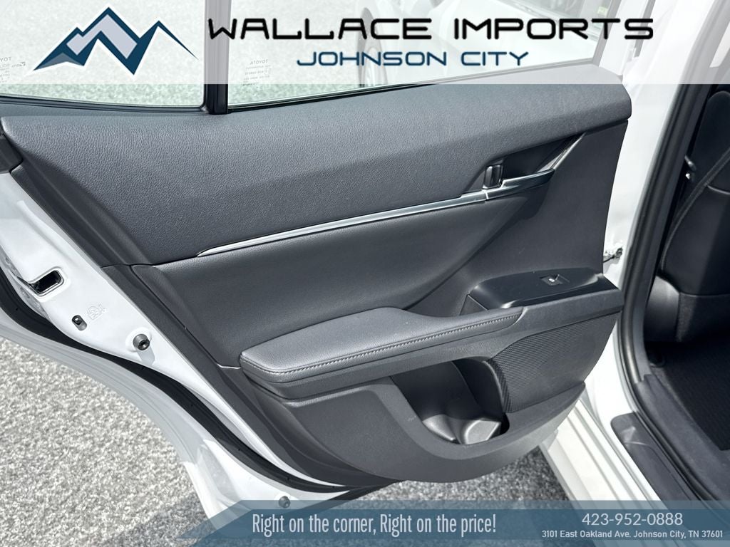 2020 Toyota Camry Hybrid XLE