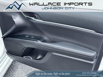 2020 Toyota Camry Hybrid XLE