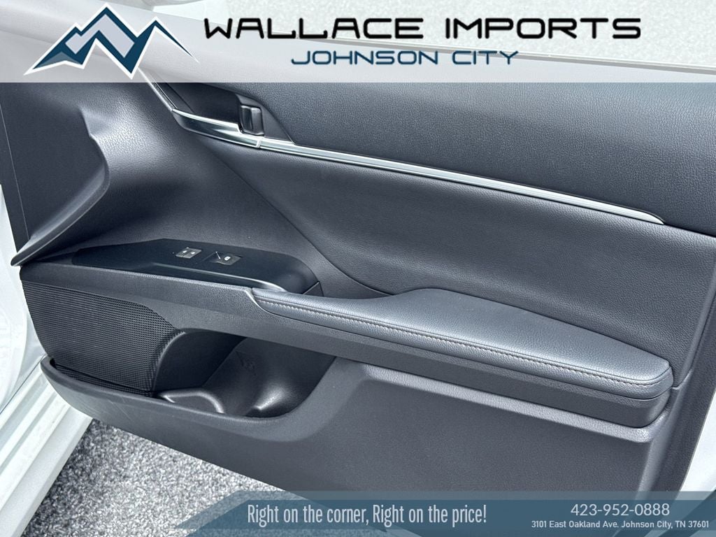 2020 Toyota Camry Hybrid XLE