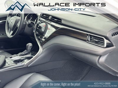 2020 Toyota Camry Hybrid XLE