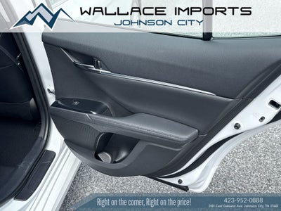 2020 Toyota Camry Hybrid XLE