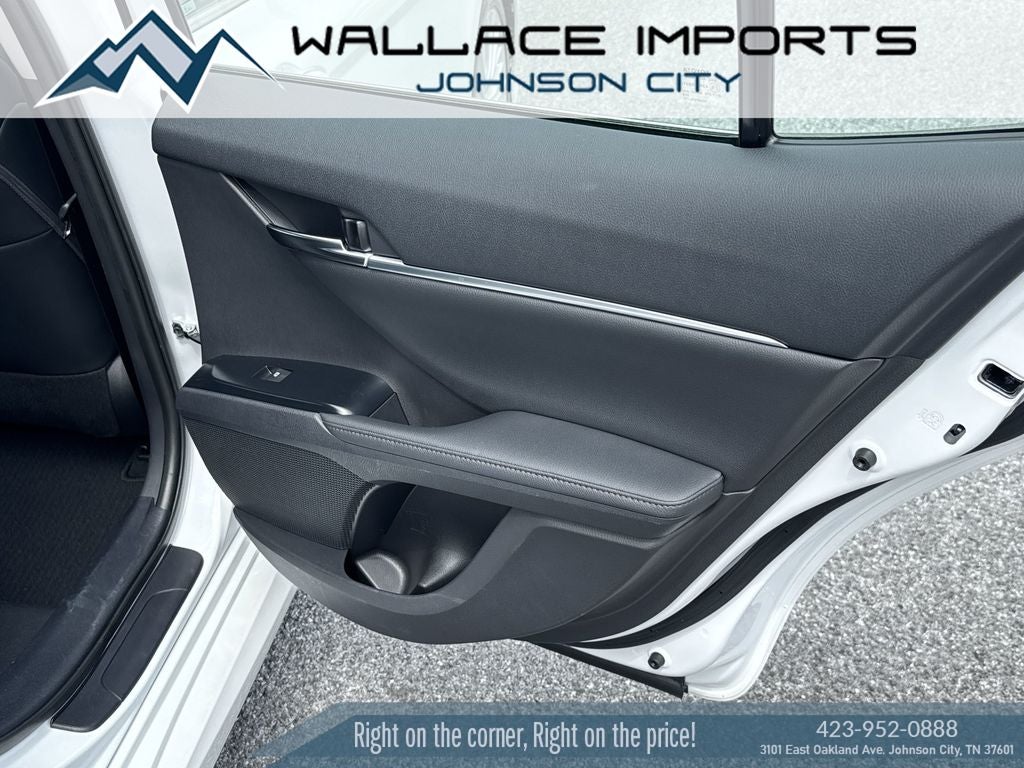 2020 Toyota Camry Hybrid XLE