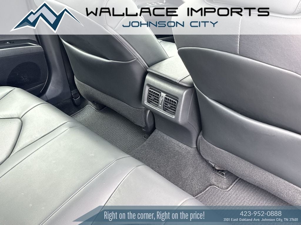 2020 Toyota Camry Hybrid XLE