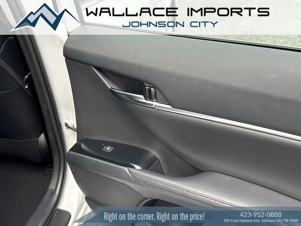 2020 Toyota Camry Hybrid XLE