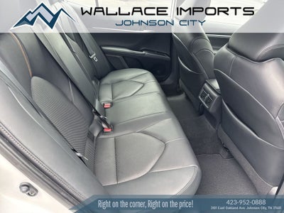 2020 Toyota Camry Hybrid XLE