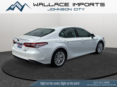 2020 Toyota Camry Hybrid XLE