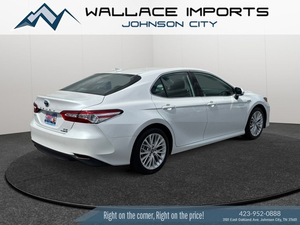 2020 Toyota Camry Hybrid XLE