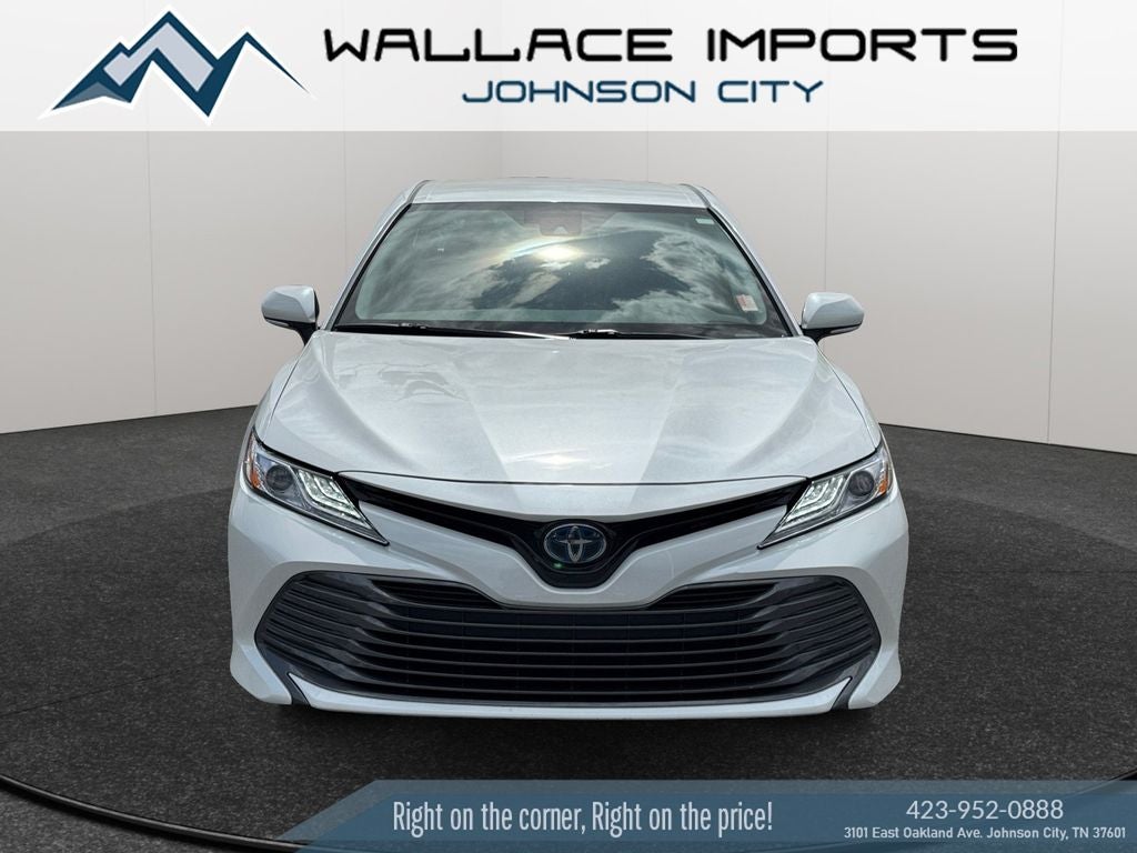 2020 Toyota Camry Hybrid XLE