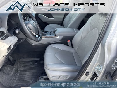 2024 Toyota Highlander Hybrid Platinum