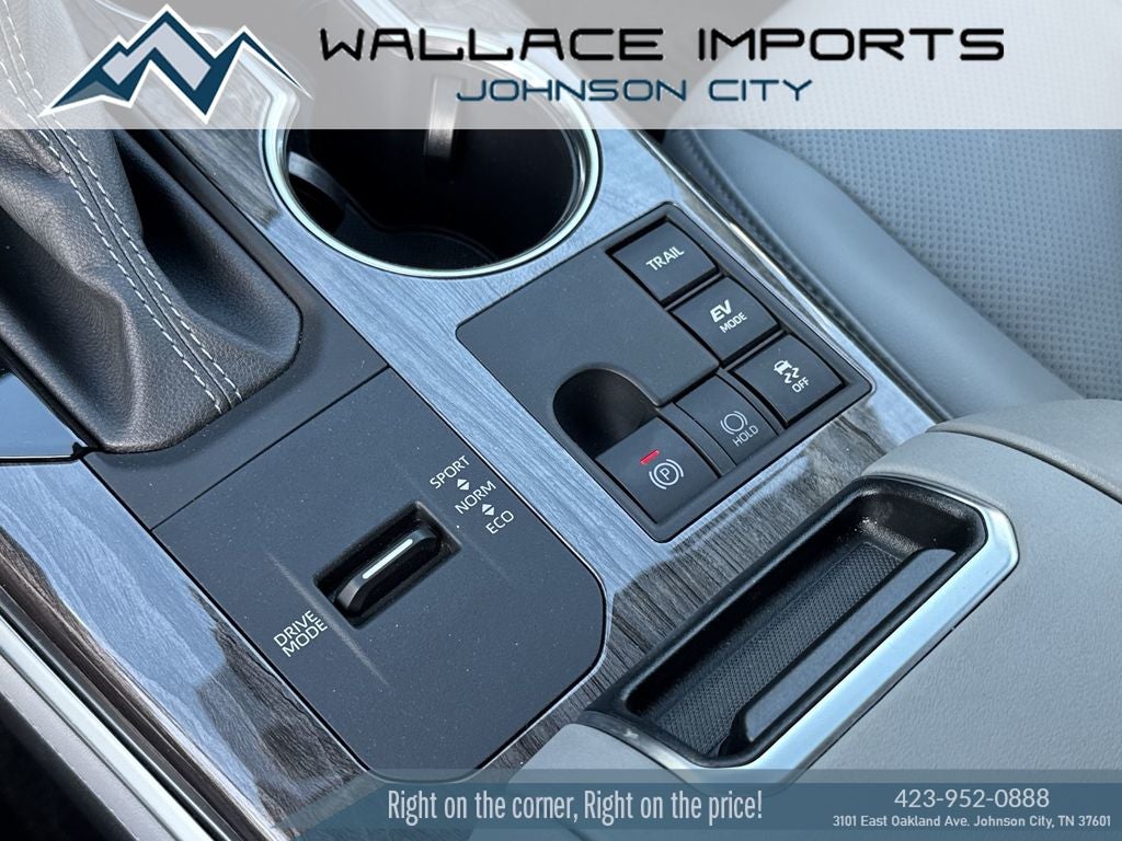 2024 Toyota Highlander Hybrid Platinum