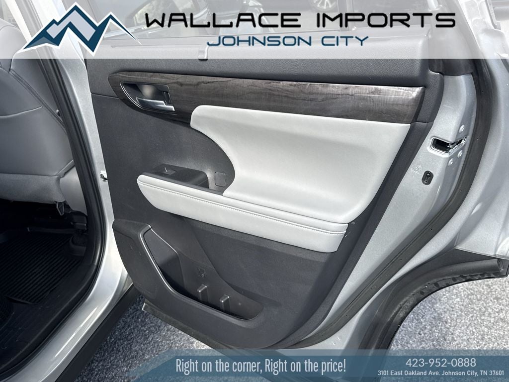 2024 Toyota Highlander Hybrid Platinum
