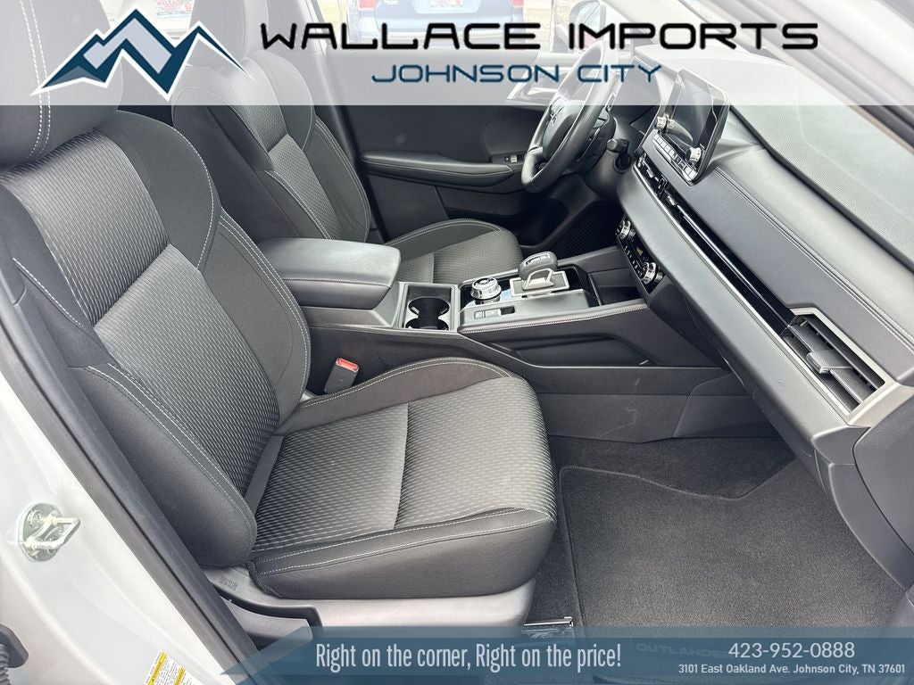 2024 Mitsubishi Outlander ES