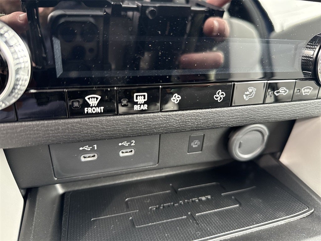 2025 Mitsubishi Outlander SE