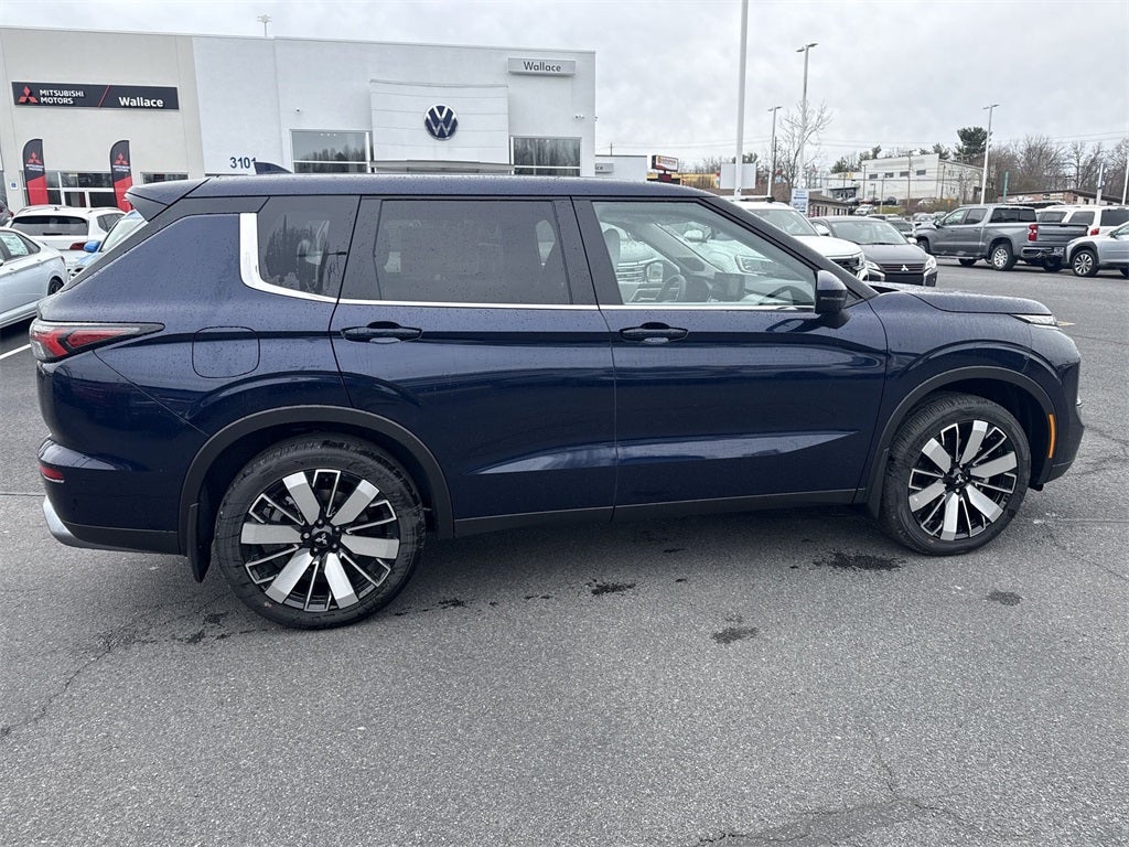 2025 Mitsubishi Outlander SE