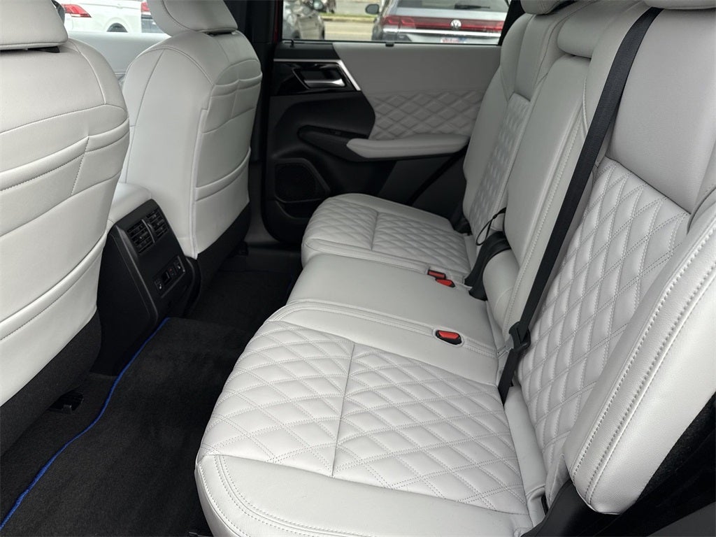 2025 Mitsubishi Outlander PHEV SEL