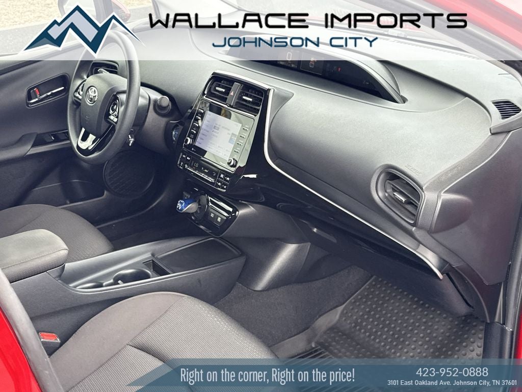 2022 Toyota Prius LE